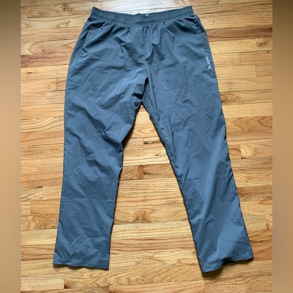 Reebok Other - Reebok Size XL SpeedWick 30” Inseam sweatpants with front and back pockets